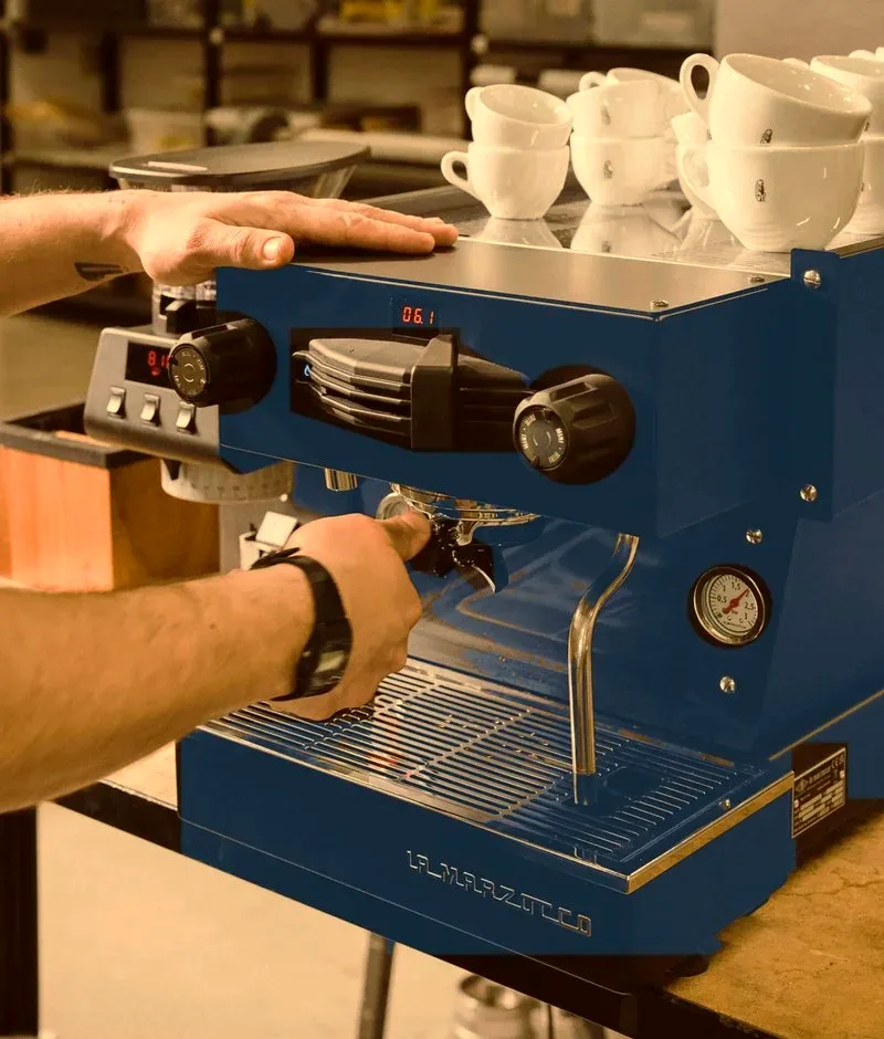 Machine à espresso La Marzocco Linea Mini bleue